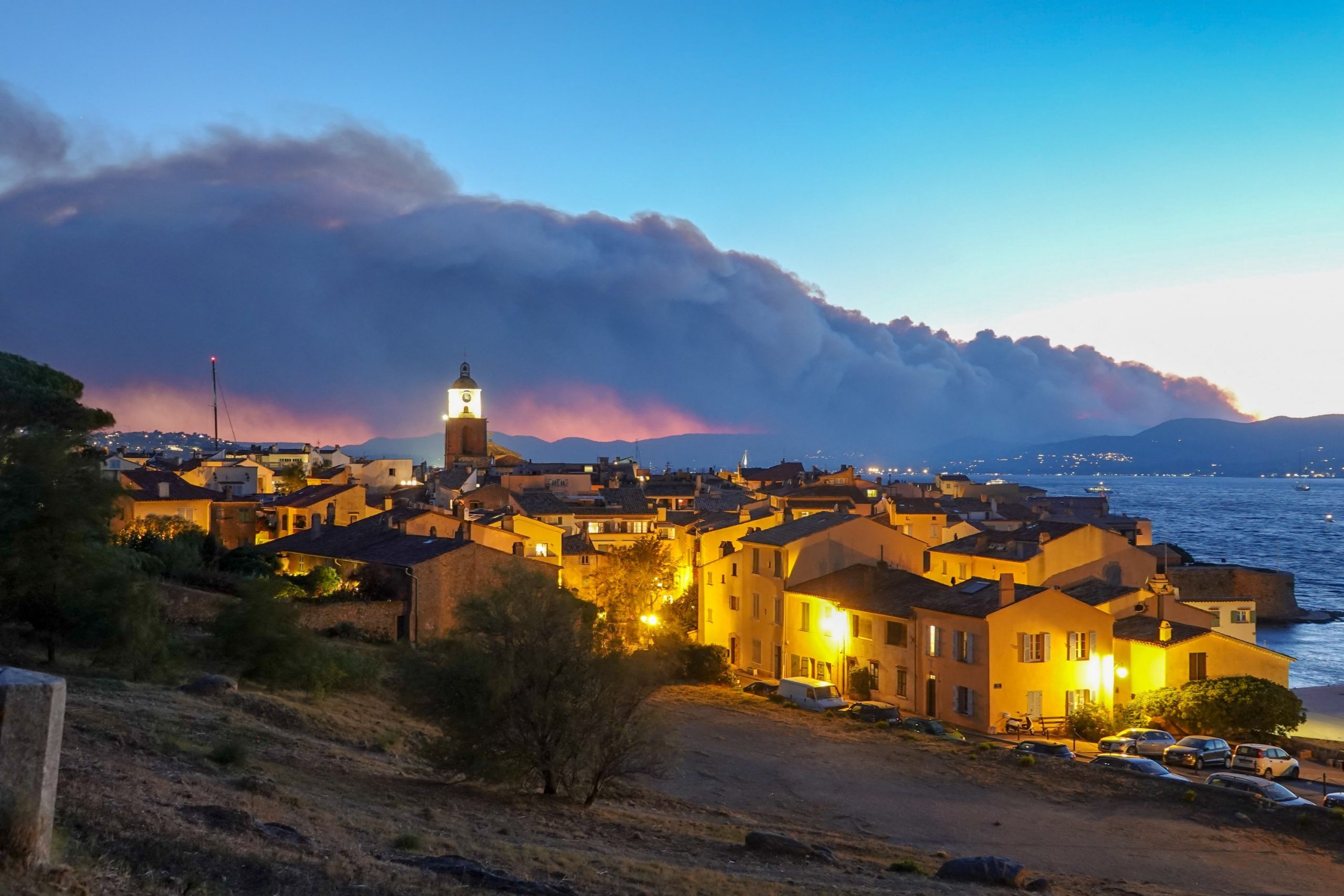Thousands Evacuated amid 'Fierce' Wildfires in Southern France - The ...