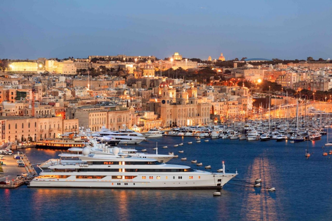 Superyacht-in-the-Malta-1280x853.jpg